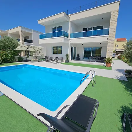 Villa Maestro Sreser