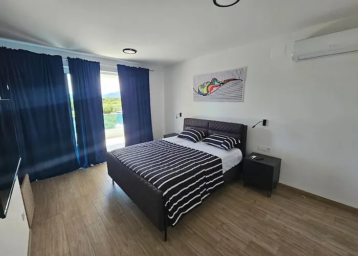 Villa Maestro *